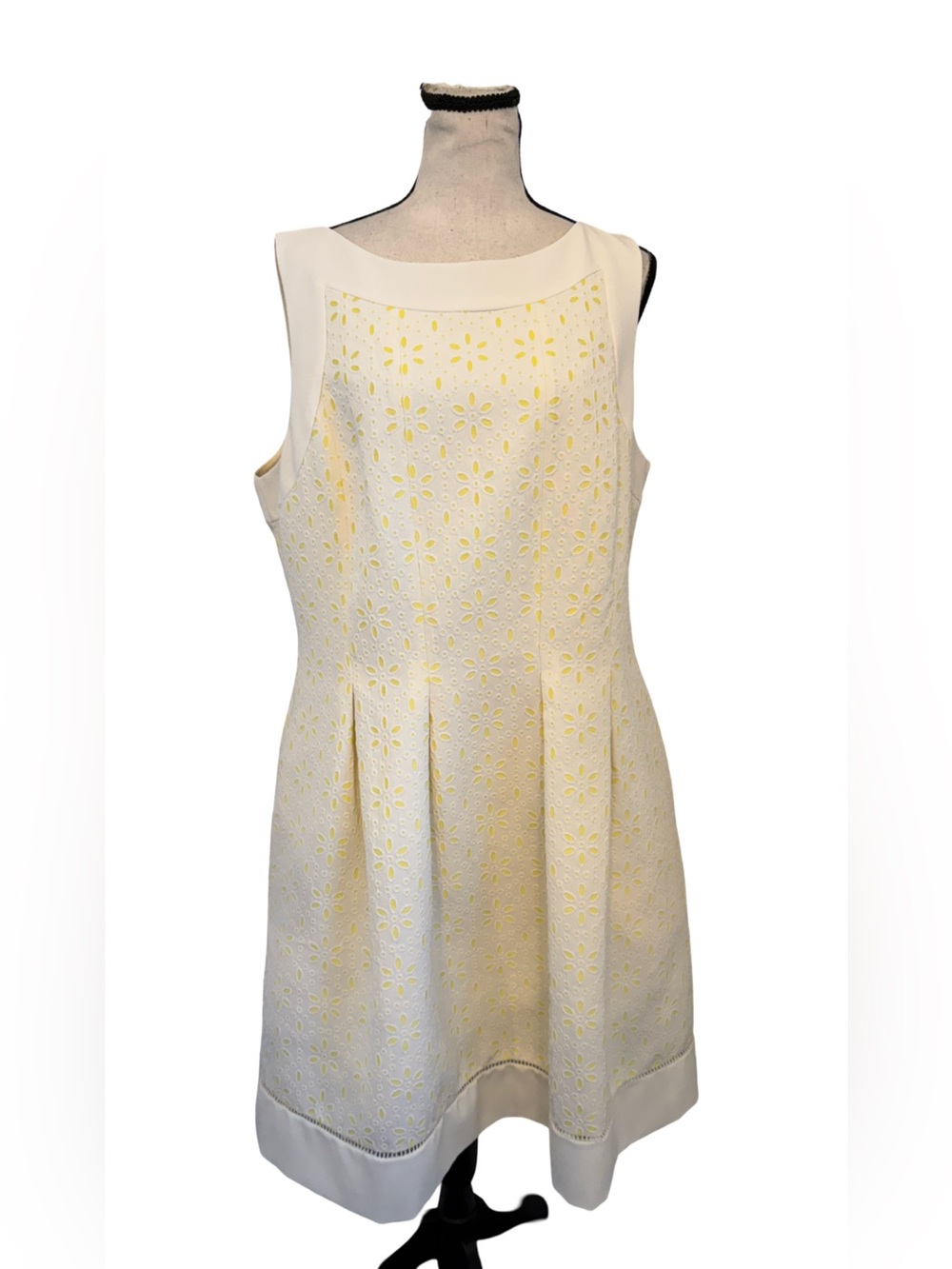 Jessica Howard Size 14 White Yellow Eyelet Floral Fit & Flare Dress Sleeveless